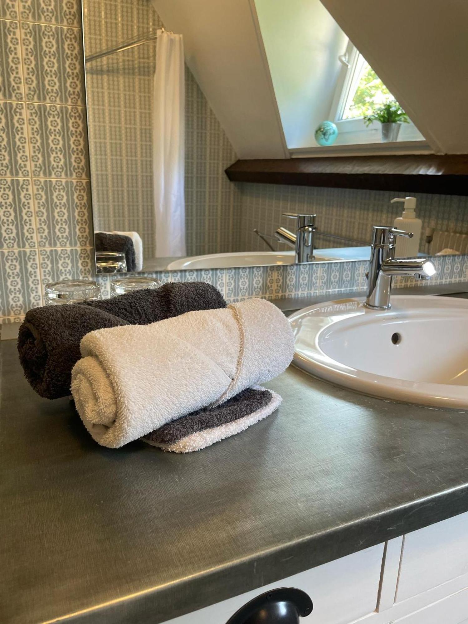 Chambres D'Hotes Le Relais Globe Trotteur Montaigu  Екстериор снимка